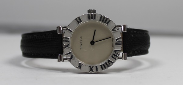 Tiffany Atlas Referenz Nummer L0640 Damen Armbanduhr Silber mit Lederarmband - Kredit ohne Schufa im Pfandhaus Krefeld